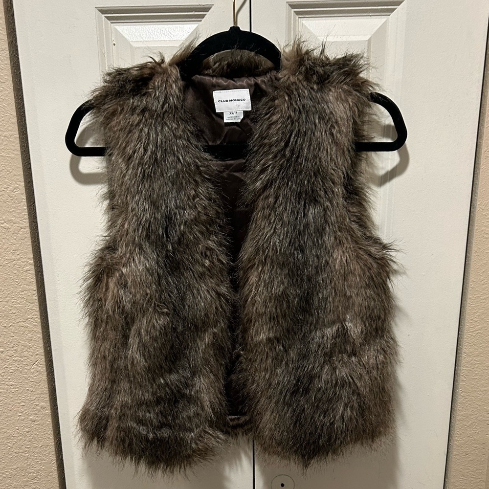 Club Monaco Faux Fur Vest Y2K Festival Boho Artsy Hippie , size XS